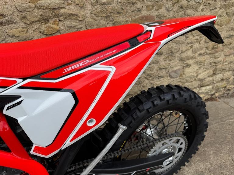 Beta RR350 X-PRO 4T Enduro Bike, 2025 Model, Clearance Sale & Free Parts