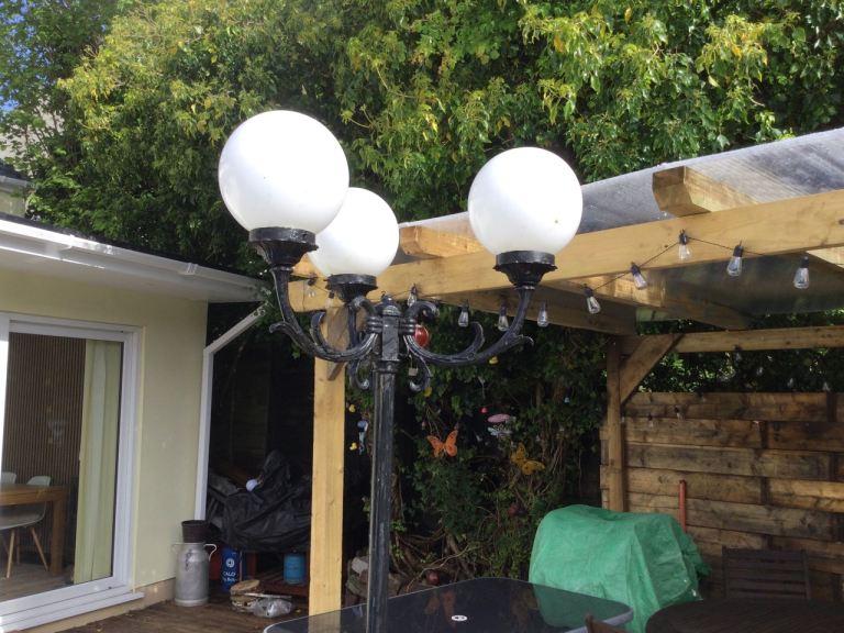 Lamp post 3 globe driveway/garden light