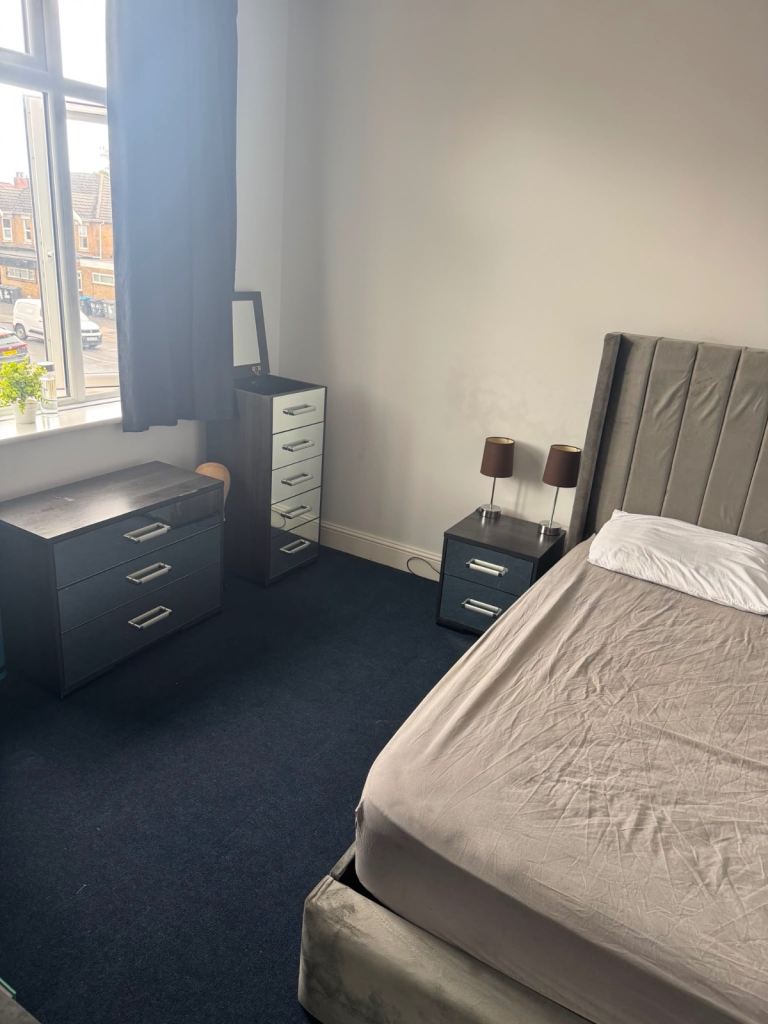 Double bedroom for rent in Bournemouth (BH8) area