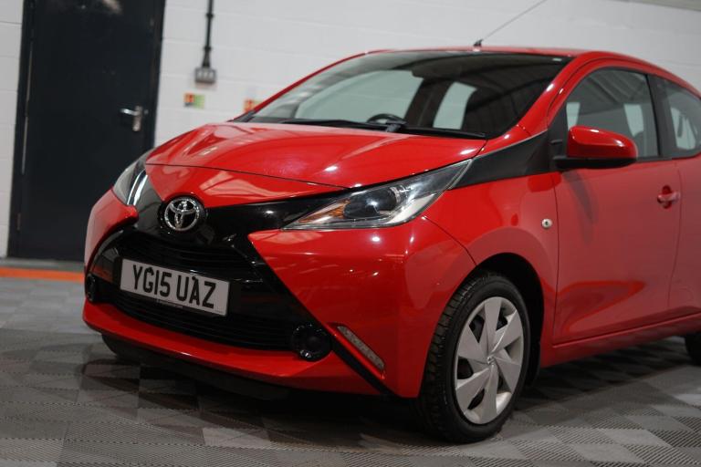2015 Toyota AYGO 1.0 VVT-i x-play Euro 5 5dr Euro 5 HATCHBACK Petrol Manual