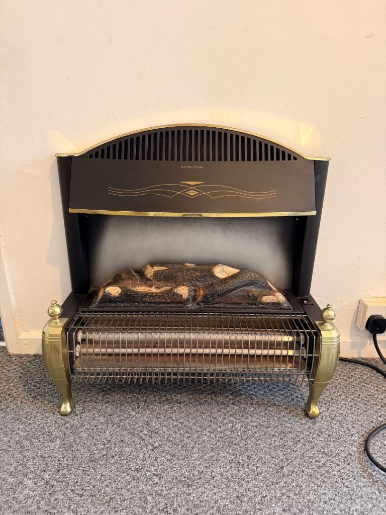 Fake wood electric plug-in heater