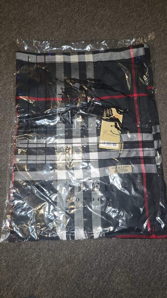 image for Burberry scarf 