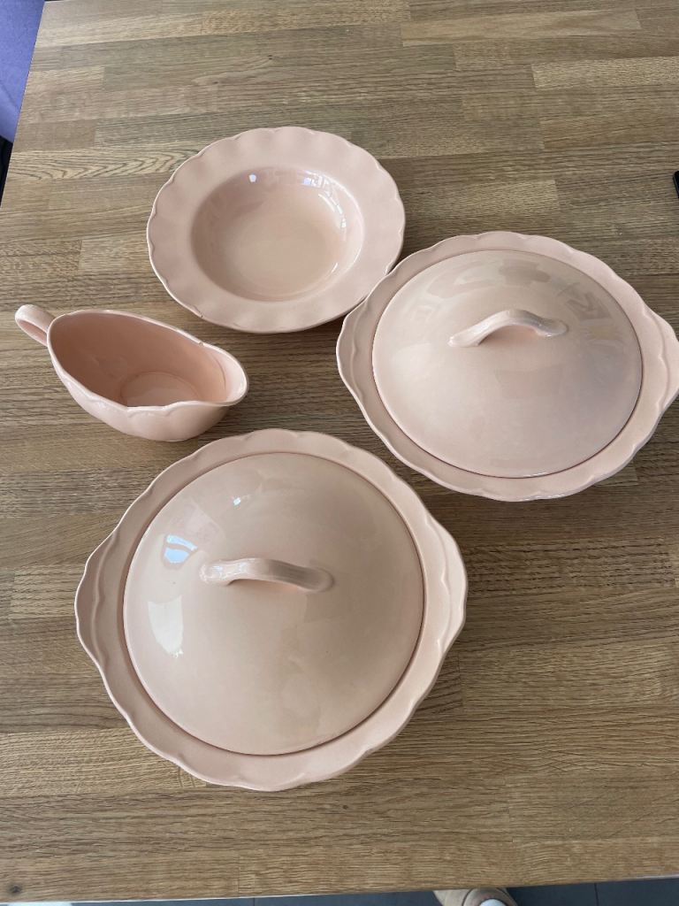 Vintage Peach Petal ‘Grindley’ - covered vegetable serving bowls with lids & plates 