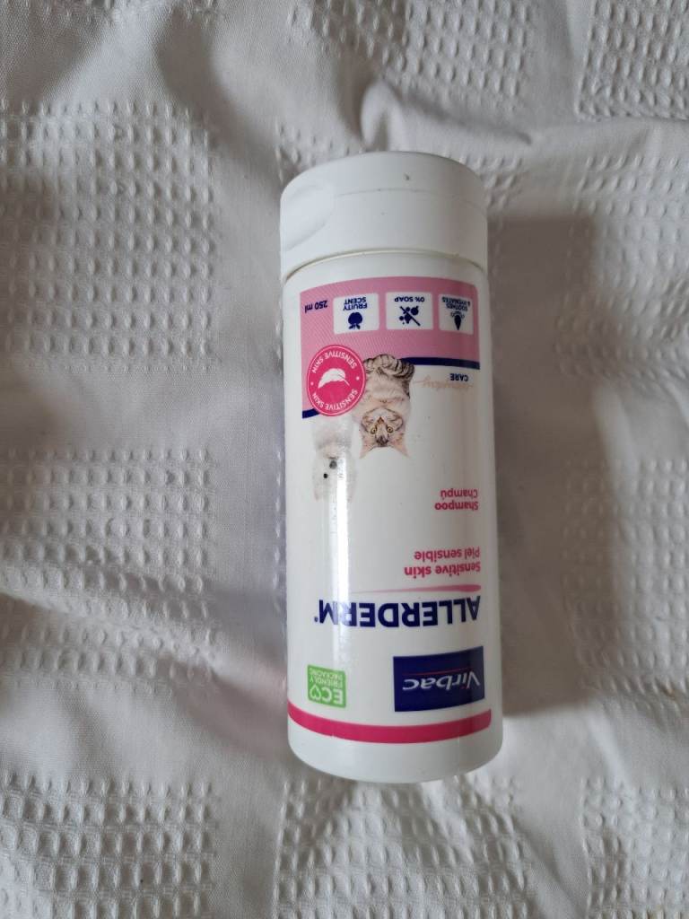 Virbac Allerderm Sensitive Skin Shampoo for Dogs & Cats (brand new)
