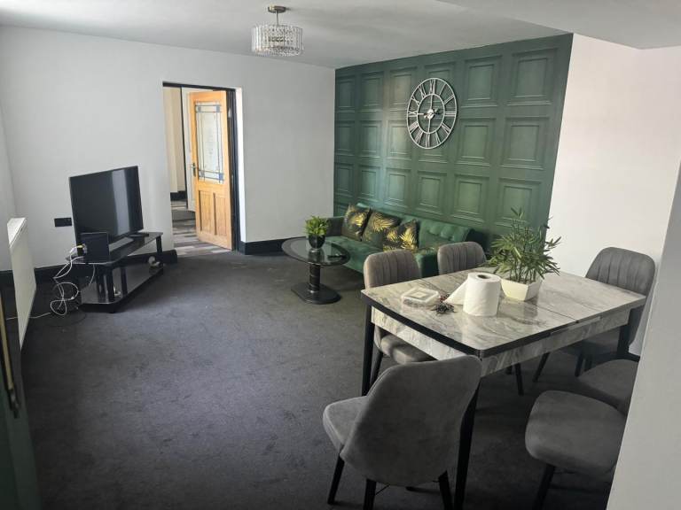 Stylish 1 Bed (Furnished) Flat to Rent – Moseley