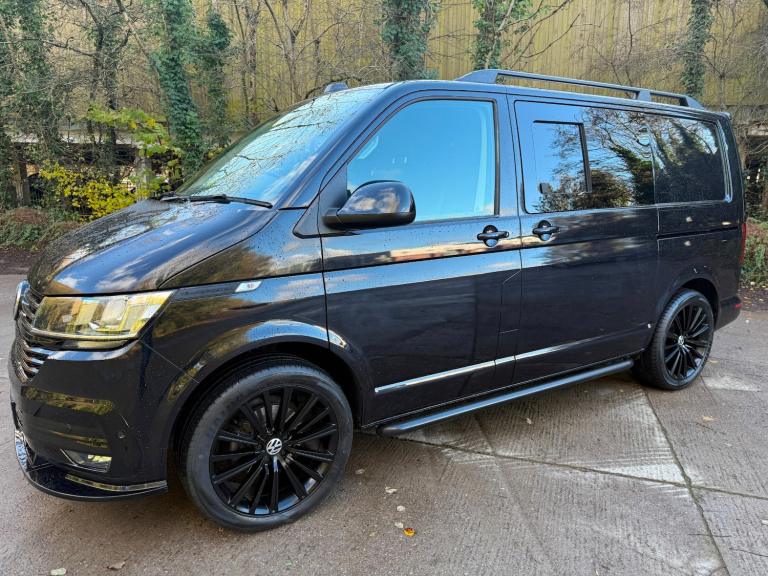 2022 VOLKSWAGEN TRANSPORTER T6.1 TDI 6 SEAT KOMBI HIGHLINE SWB BLACK EDITION