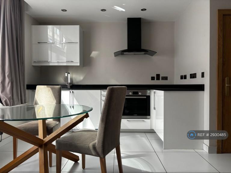 1 bedroom flat in Butts Court, Leeds, LS1 (1 bed) (#2930485)