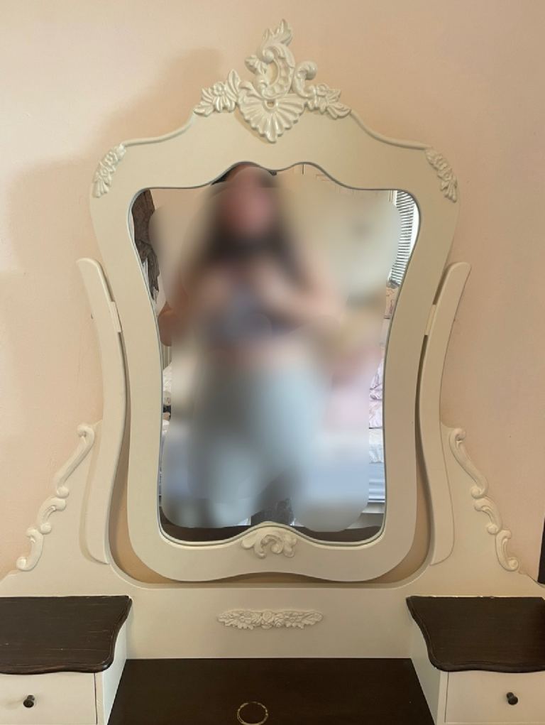 French dressing table 