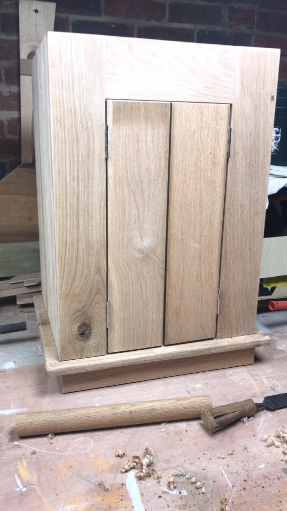 Solid Oak Furniture Cupboard 2 Door Vanity Unit Bedroom Cabinet Bespoke Heavy Contemporary Item