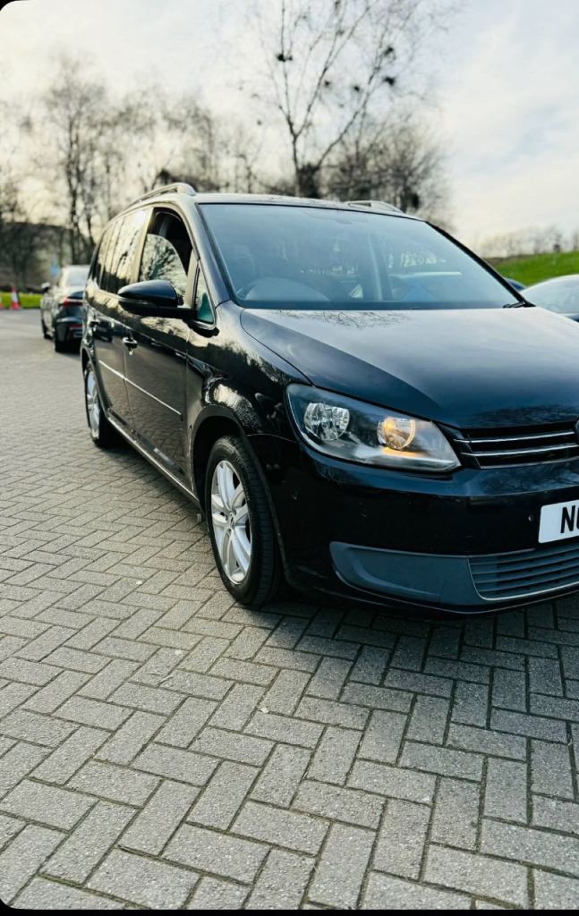 Volkswagen Touran MPV 2011