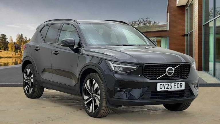 2025 Volvo XC40 Plus, B3 Mild hybrid, Petrol, Dark ESTATE Petrol/Electric Hybrid Automatic