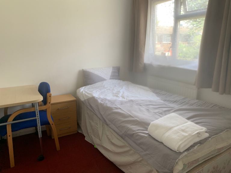 SINGLE ROOM TO RENT IN HULME NEAR UNIVERSITY