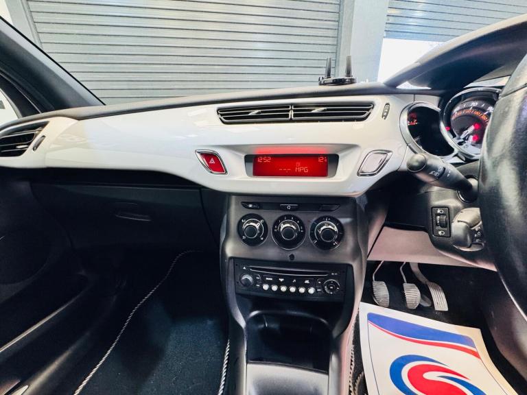 2014 Citroen DS3 1.2 VTi DSign Euro 5 2dr CONVERTIBLE Petrol Manual