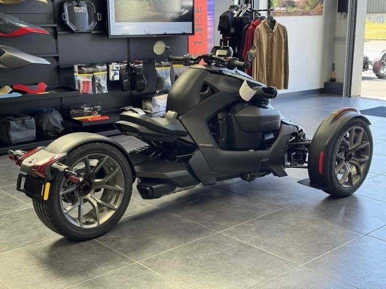 Can-Am Ryker 900 STD 900 ACE 3-Wheel 