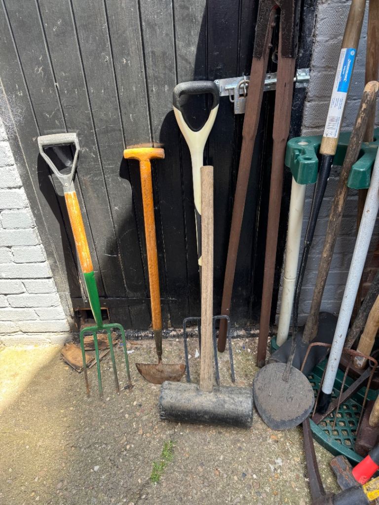 Mixed garden tools
