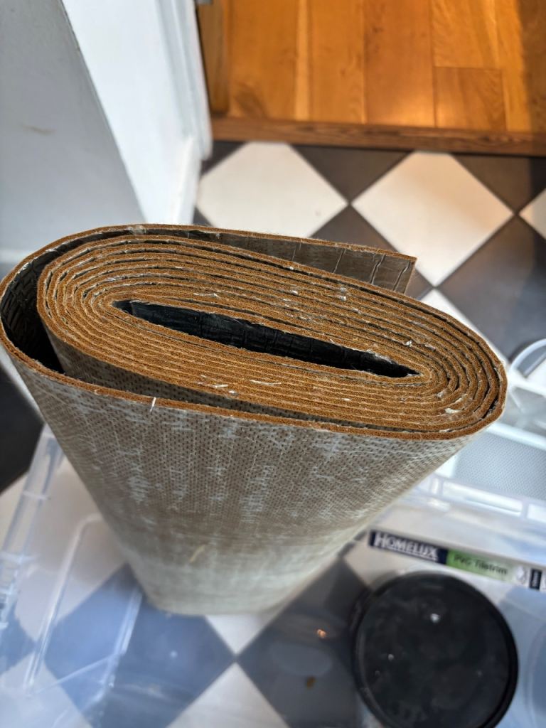 Free Underlay Roll – Good Condition
