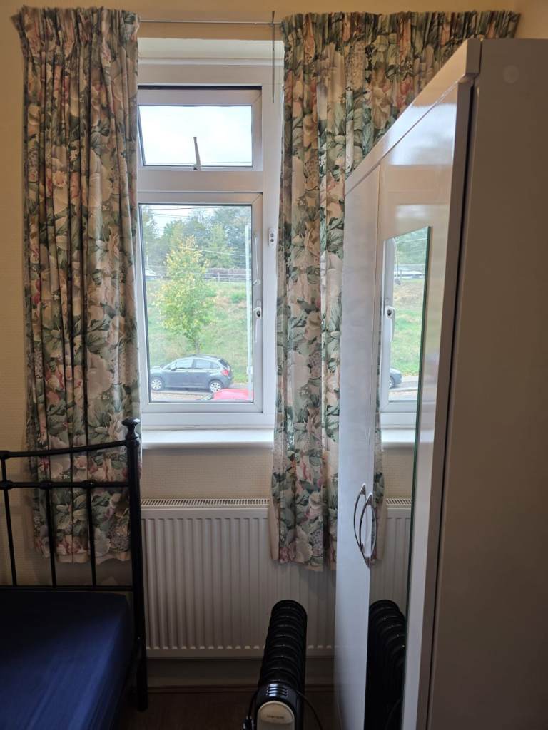 🛏️ 2 Rooms for Rent — IG5 0JA, Redbridge