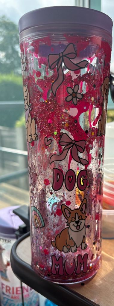 New 'Dog Mom' Glitter Tumbler – Plastic Cup with Lid