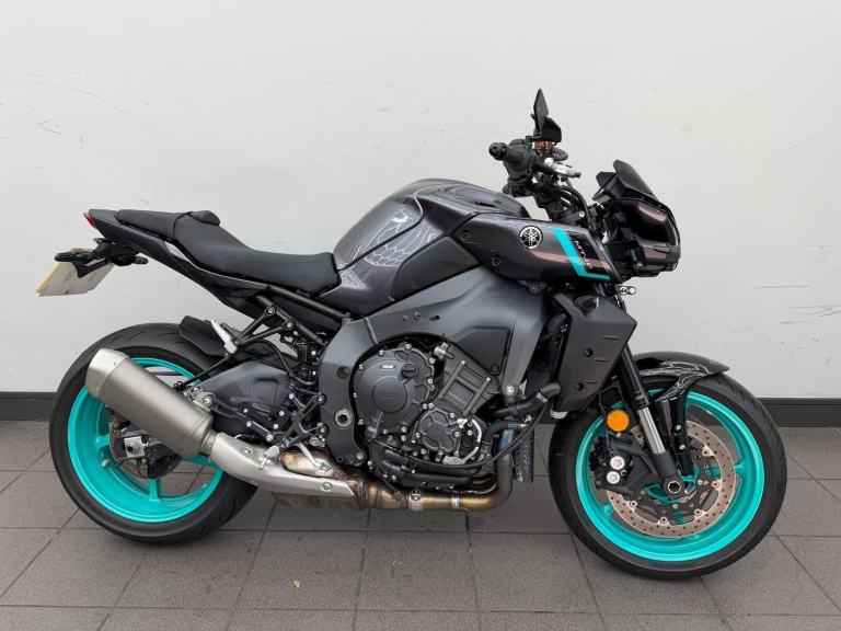YAMAHA MT-10 2025 25 REG, GREY, CYAN STORM, ONE OWNER HPI CLEAR JUST £492 MILES