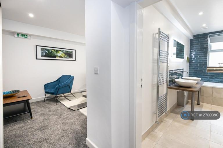 2 bedroom flat in West End Road, Morecambe, LA4 (2 bed) (#2700380)