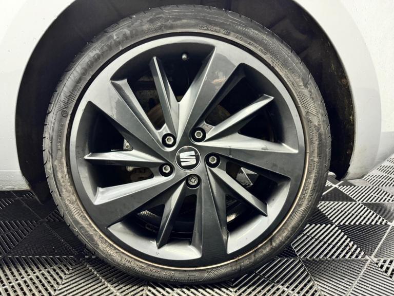  SEAT Leon 2.0 TDI CR FR Sport Coupe Euro 5 (s/s) 3dr Diesel Manual