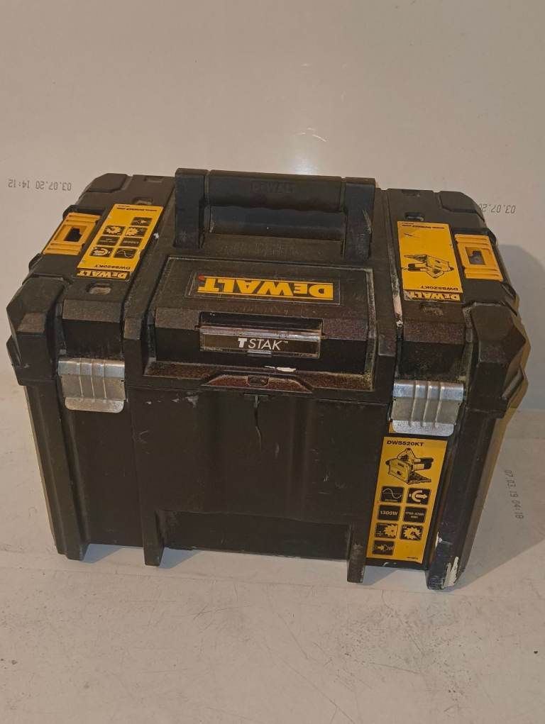 DeWalt DWS520KT 165MM plunge tool 1300 w. 110V with carry case. No guide rail