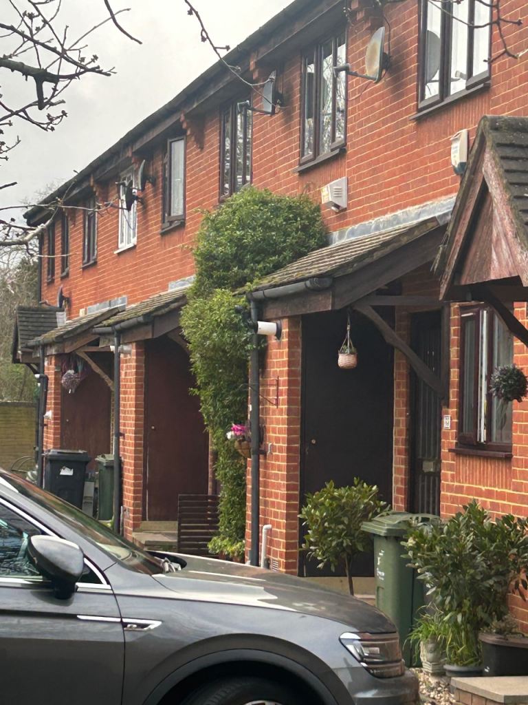 Downsize 3or4 bed house for my 2-bed house 