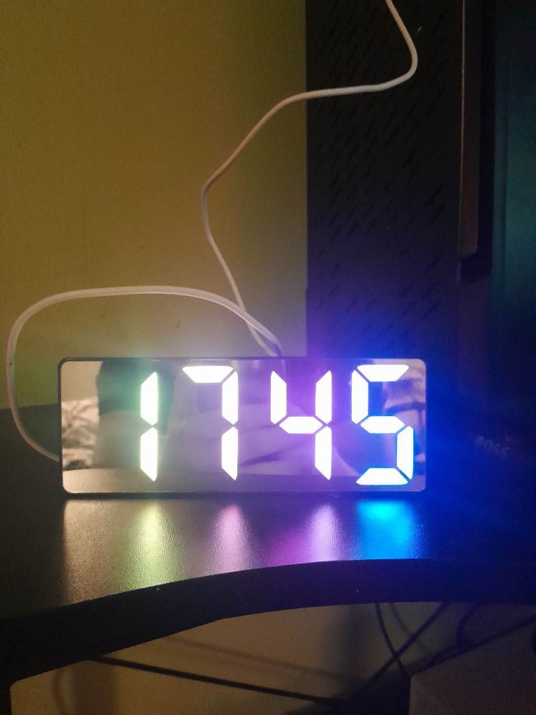 Digital alarm clock - USB