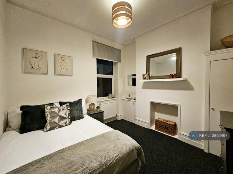 1 bedroom in Chamberlayne Road, London, NW10 (#2862497)