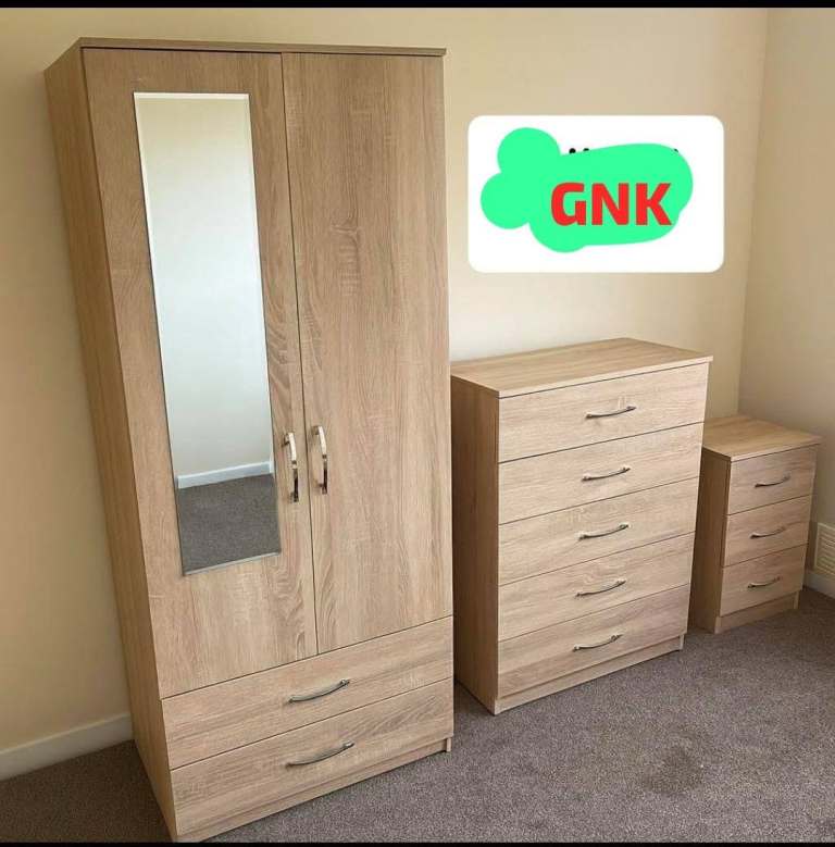 Modern  Door Wardrobe with Mirrors – Stylish & Spacious