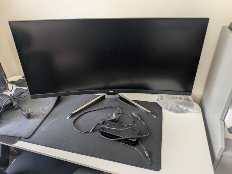 35 inch BenQ Curved Ultrawide Monitor