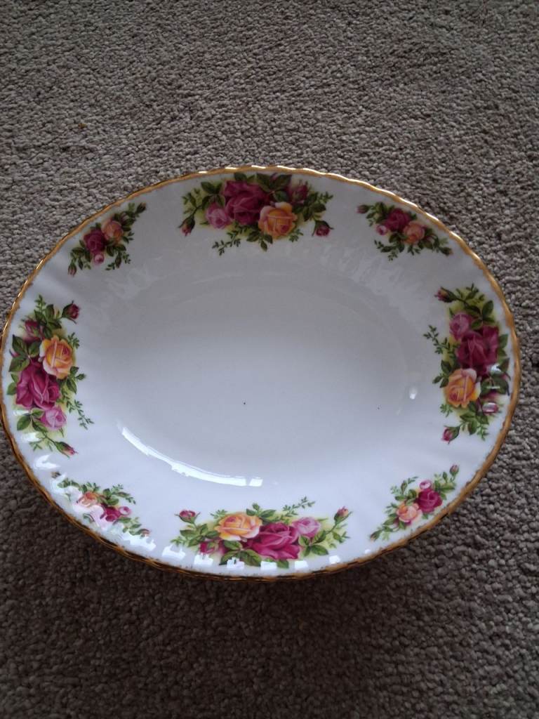 Royal Albert Old Country Roses Oval Serving Dish – Good Condition
