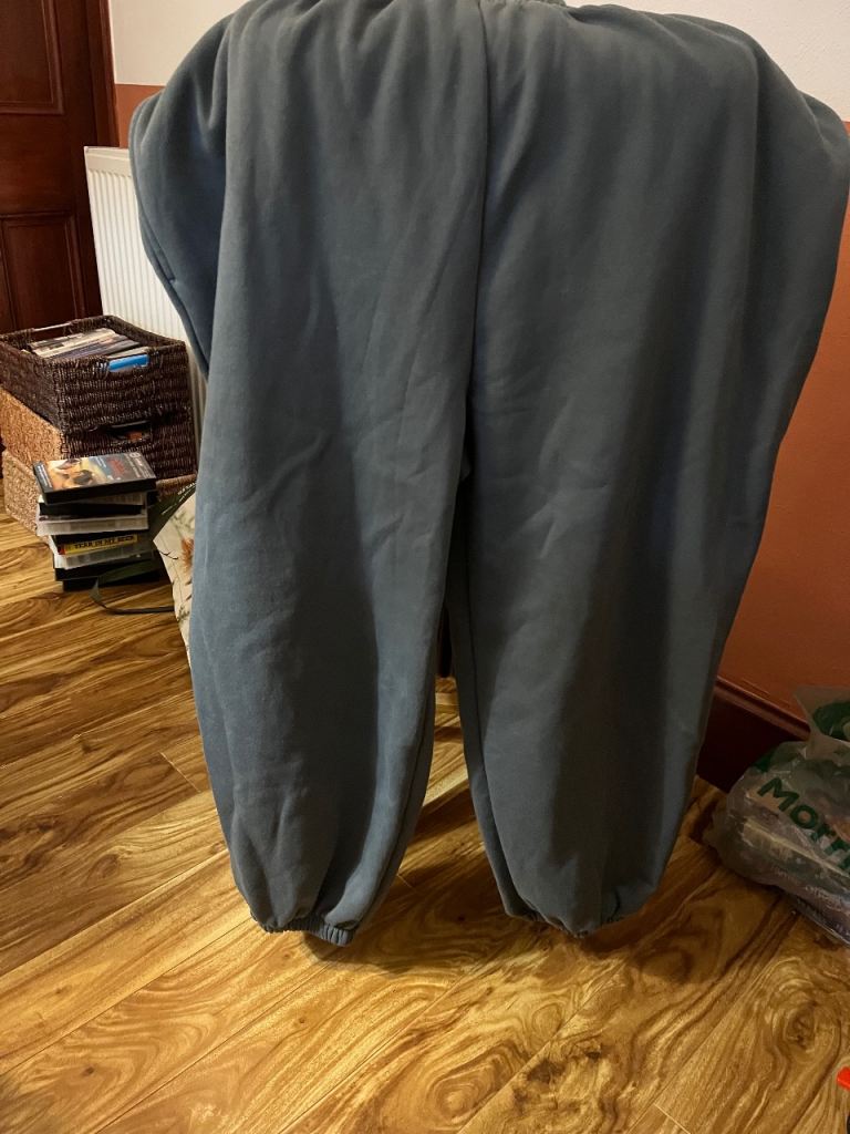 8 pairs of XXL and XL jogging trousers Primark and George 