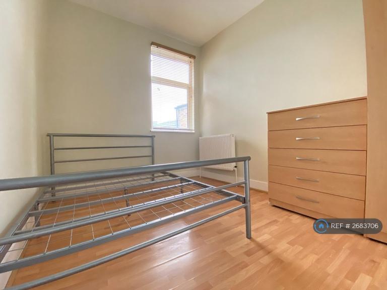 3 bedroom house in Mayville Road, London, E11 (3 bed) (#2683706)