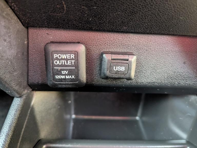 HONDA JAZZ 1.4 PETROL LOVELY CONDITION FULL SERVICE HISTORY SUPER RELIBALE