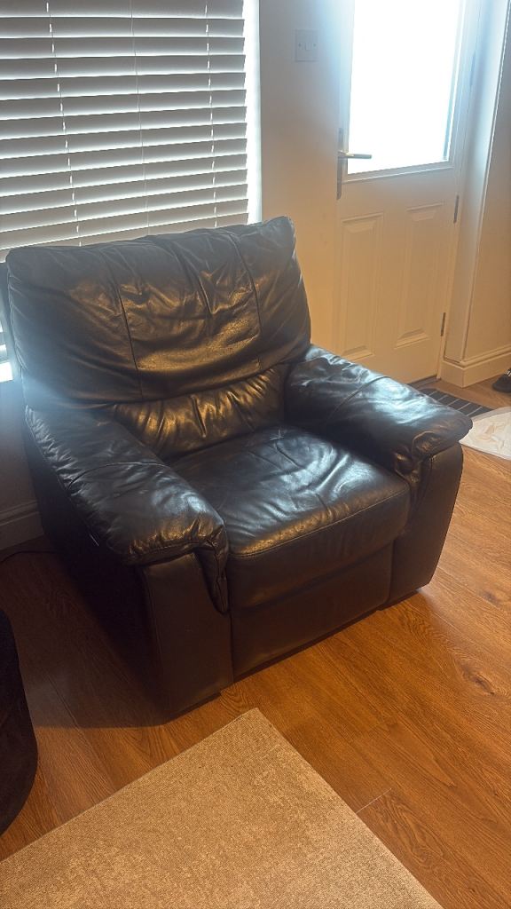 Electric recliner armchair 