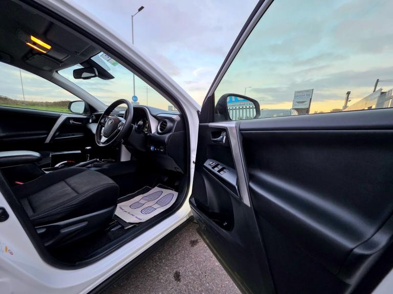 2017 Toyota RAV4 2.5 VVT-i Hybrid Business Ed Plus TSS 5dr CVT 2WD ESTATE Petrol/Electric Hybrid ...