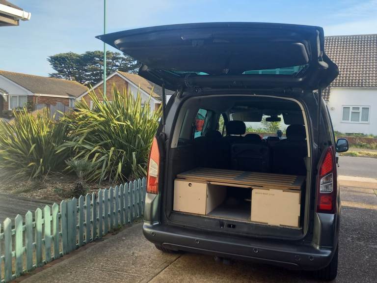 Original Amdro Bootjump camping box with awning tent for Peugeot Partner, Citroen Berlingo