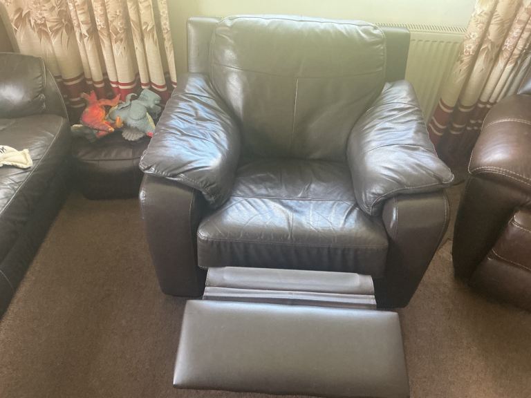 Leather chair recliner