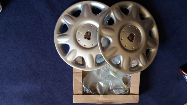 Rover 200 wheel trims