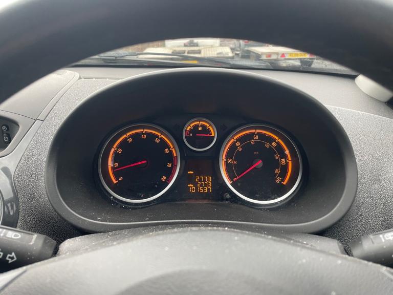 2011 Vauxhall Corsa 1.2i 16V [85] SE 5dr HATCHBACK Petrol Manual