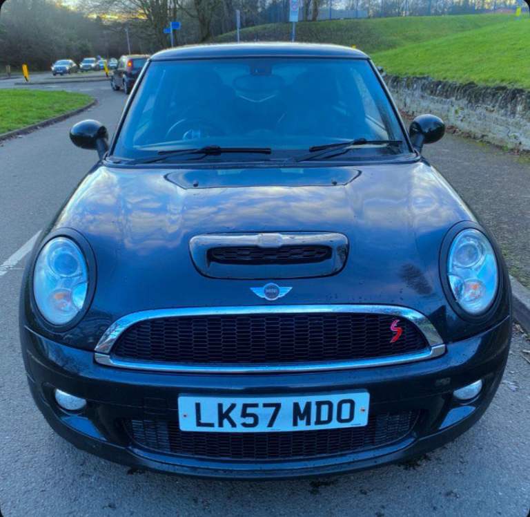 MINI S AUTOMATIC R56 pan roof SOUND system Amzing SATNAV