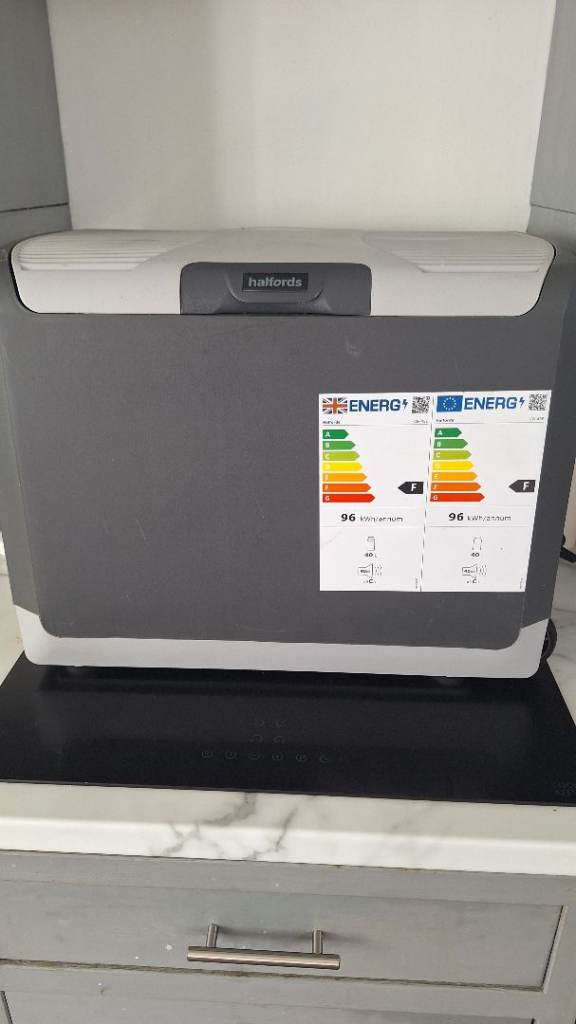 Halfords powered cooler
