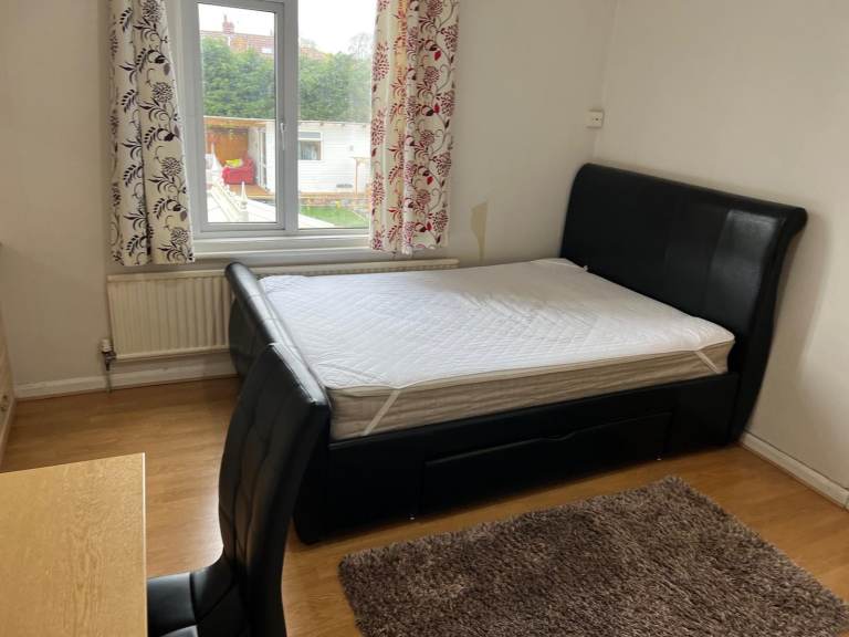 Double bedroom for rent 