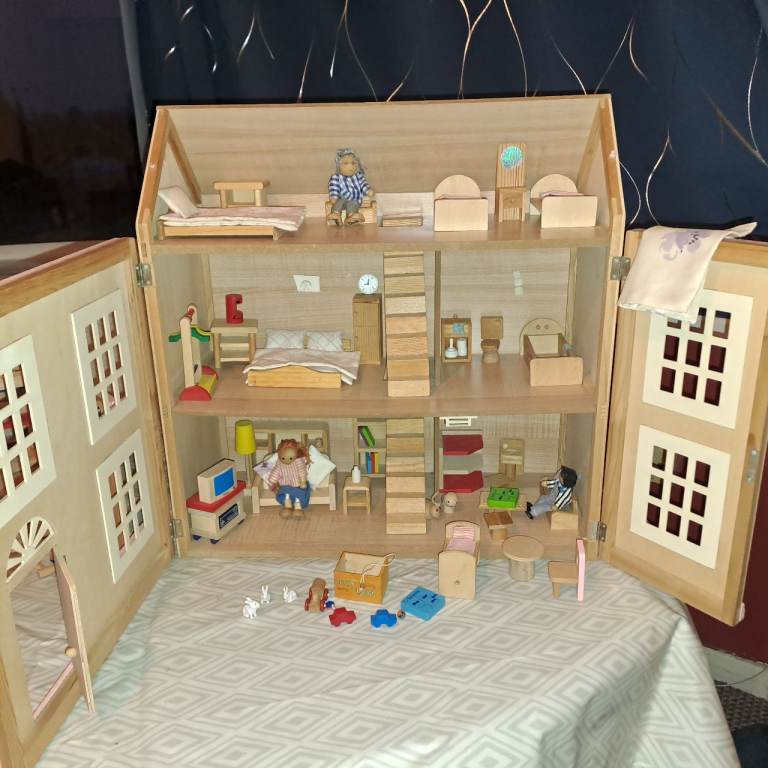 Ladybird wooden dollhouse, garage + car.