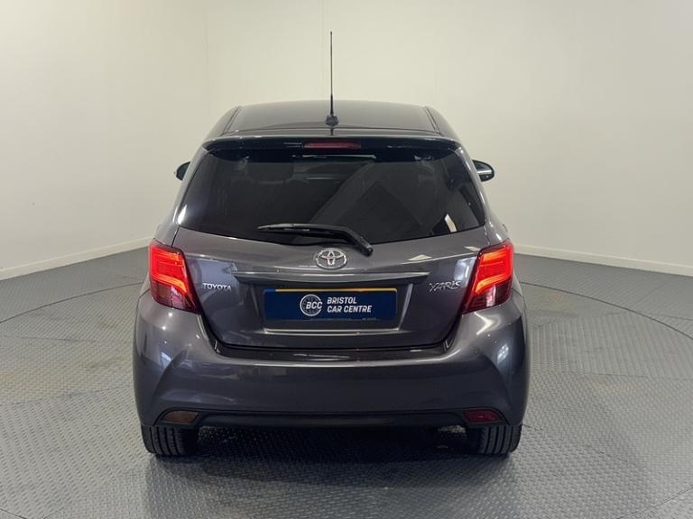 2016 Toyota Yaris Dual VVT-i Design Hatchback Petrol Manual