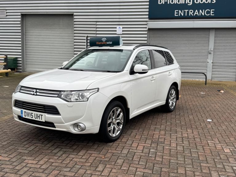 Mitsubishi Outlander 2.0 4H Plug-In Hybrid Auto – Excellent Condition