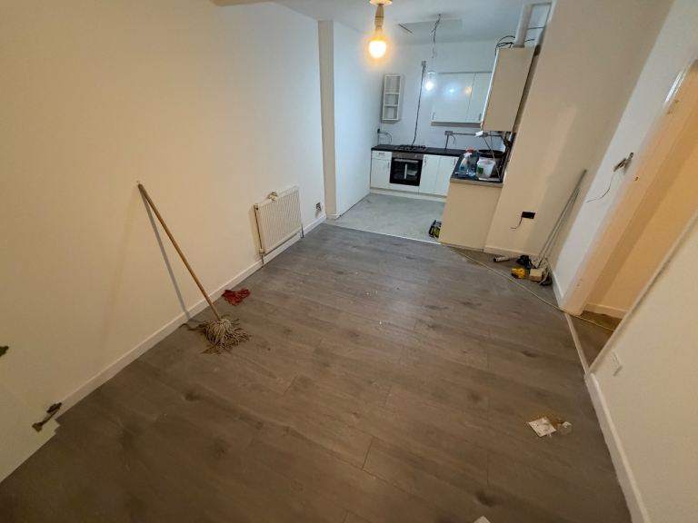 STRICTLY NO AGENTS - Newly Refurbished 3 Bedroom House with Driveway – Telford Road, Southall (UB1) 