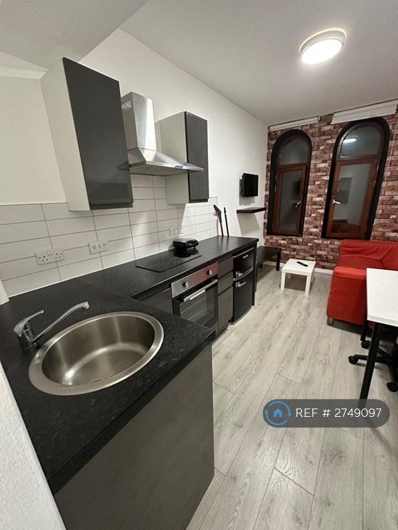 1 bedroom flat in Sir Thomas Street, Liverpool, L1 (1 bed) (#2749097)