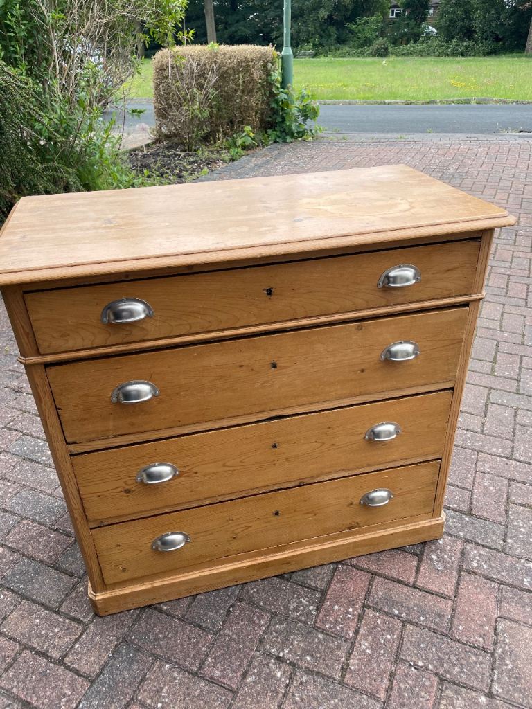 Vintage French Solid Pine Chest of Drawers with 4 Storage Drawers
